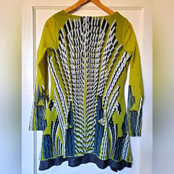 Stunning Adam Jacobs Top 💚🇨🇦 - Picture 2 of 4